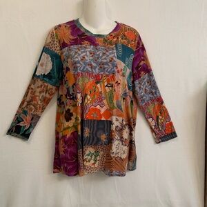 Johnny Was Top Size Medium Long Sleeved Crew Neck